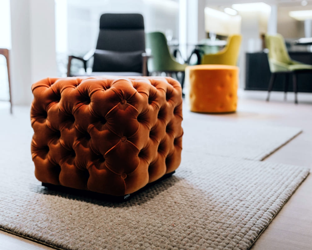 Мягкая мебель в Гулливере-стильные пуфы